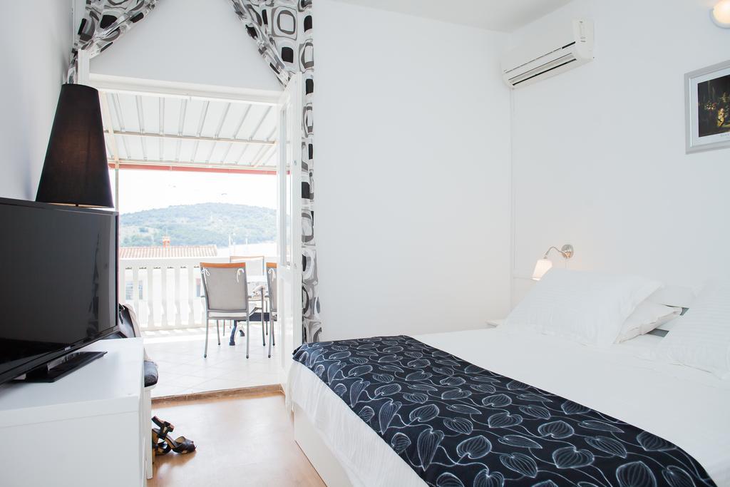 Hana Home - Apartments Tisno Eksteriør billede