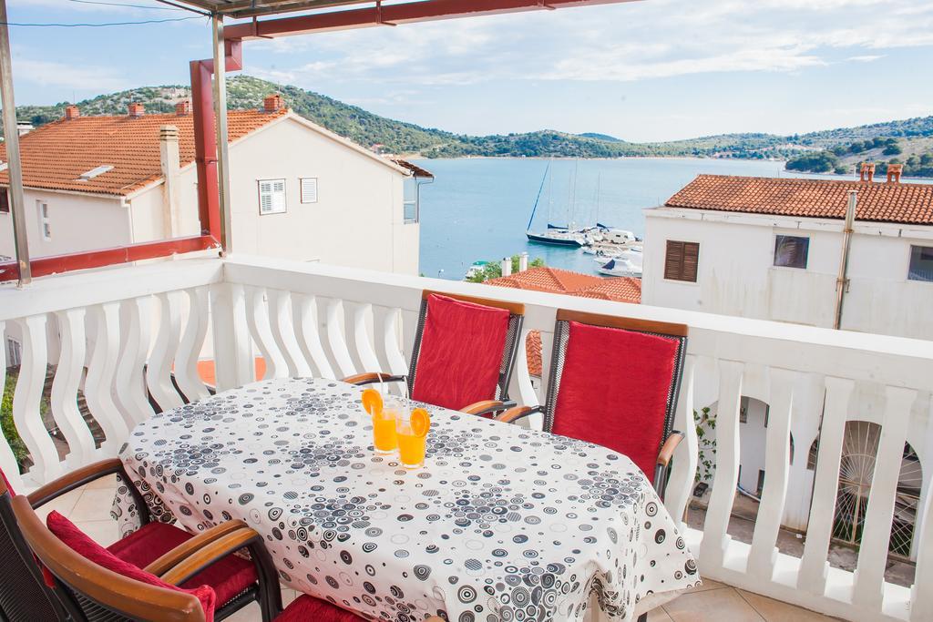 Hana Home - Apartments Tisno Eksteriør billede